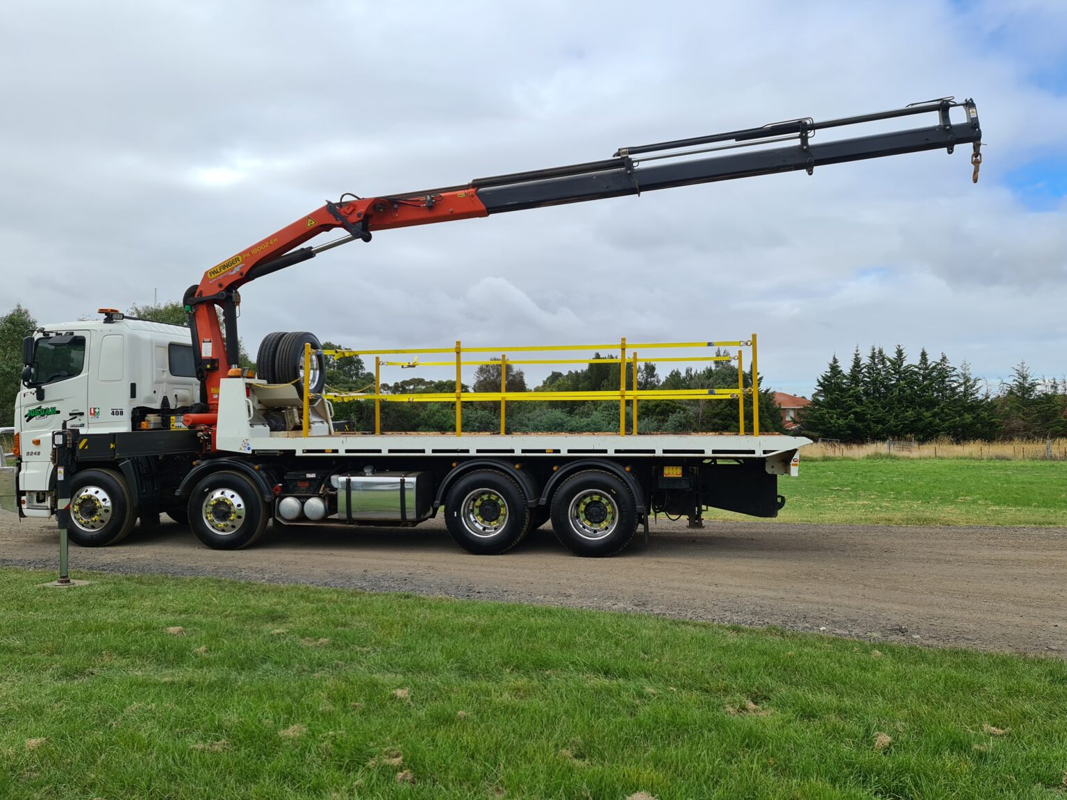 HINO 700, 8x4 Tilt Tray & Crane Truck Jordan Rail