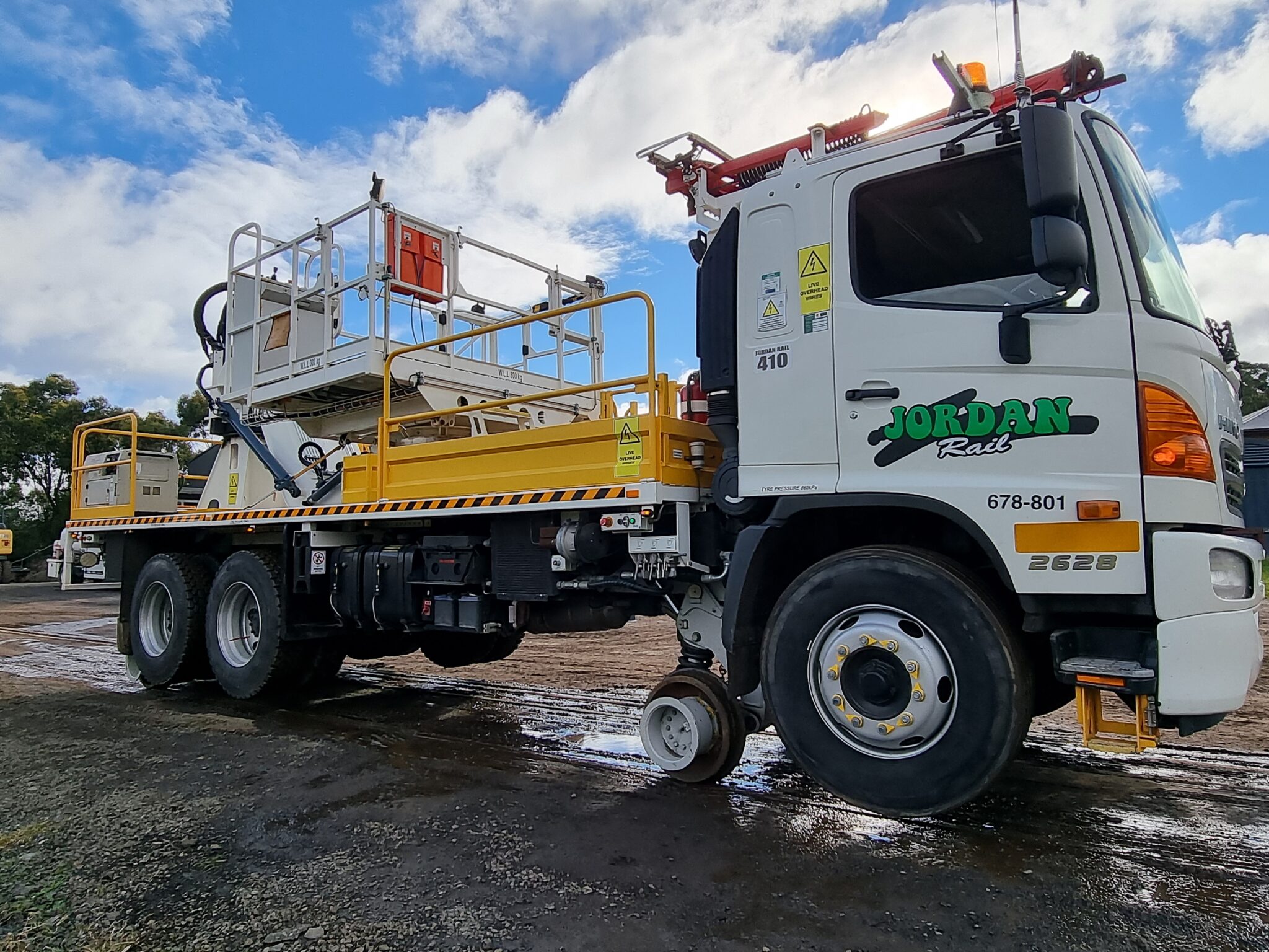 HiRail EWP Truck Jordan Rail