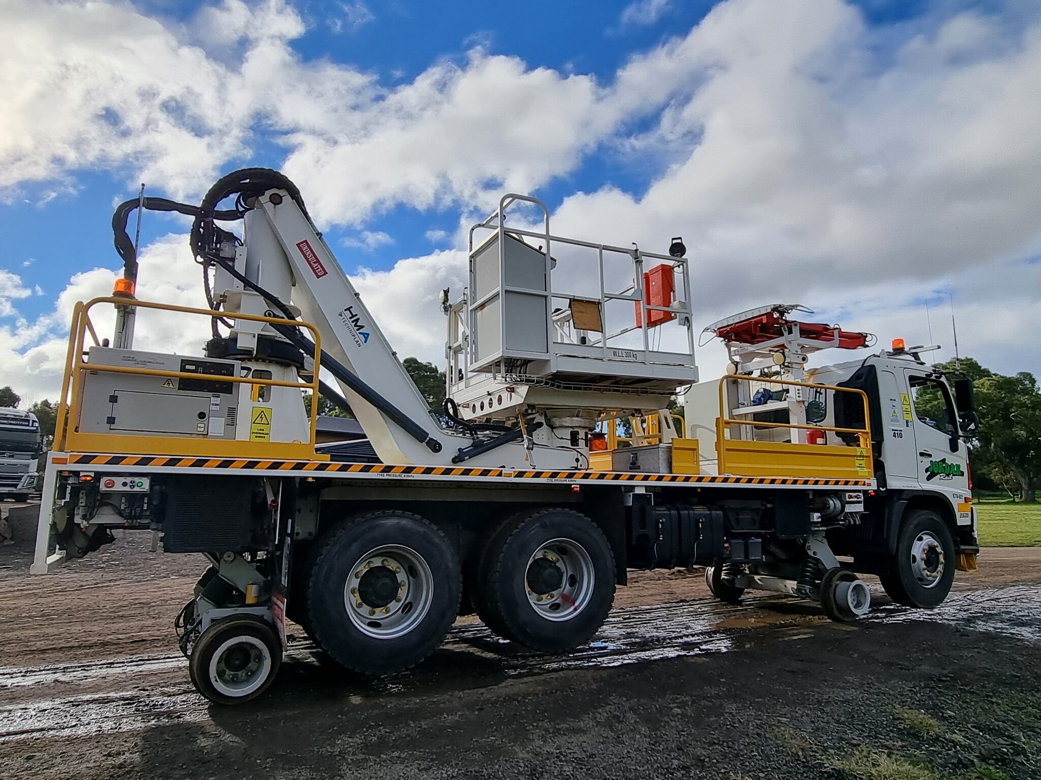 HiRail EWP Truck Jordan Rail